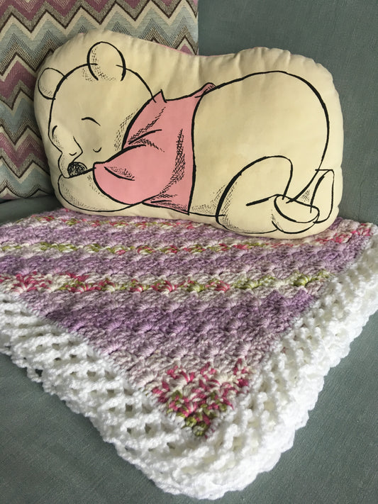 Super soft chunky crochet baby blanket.